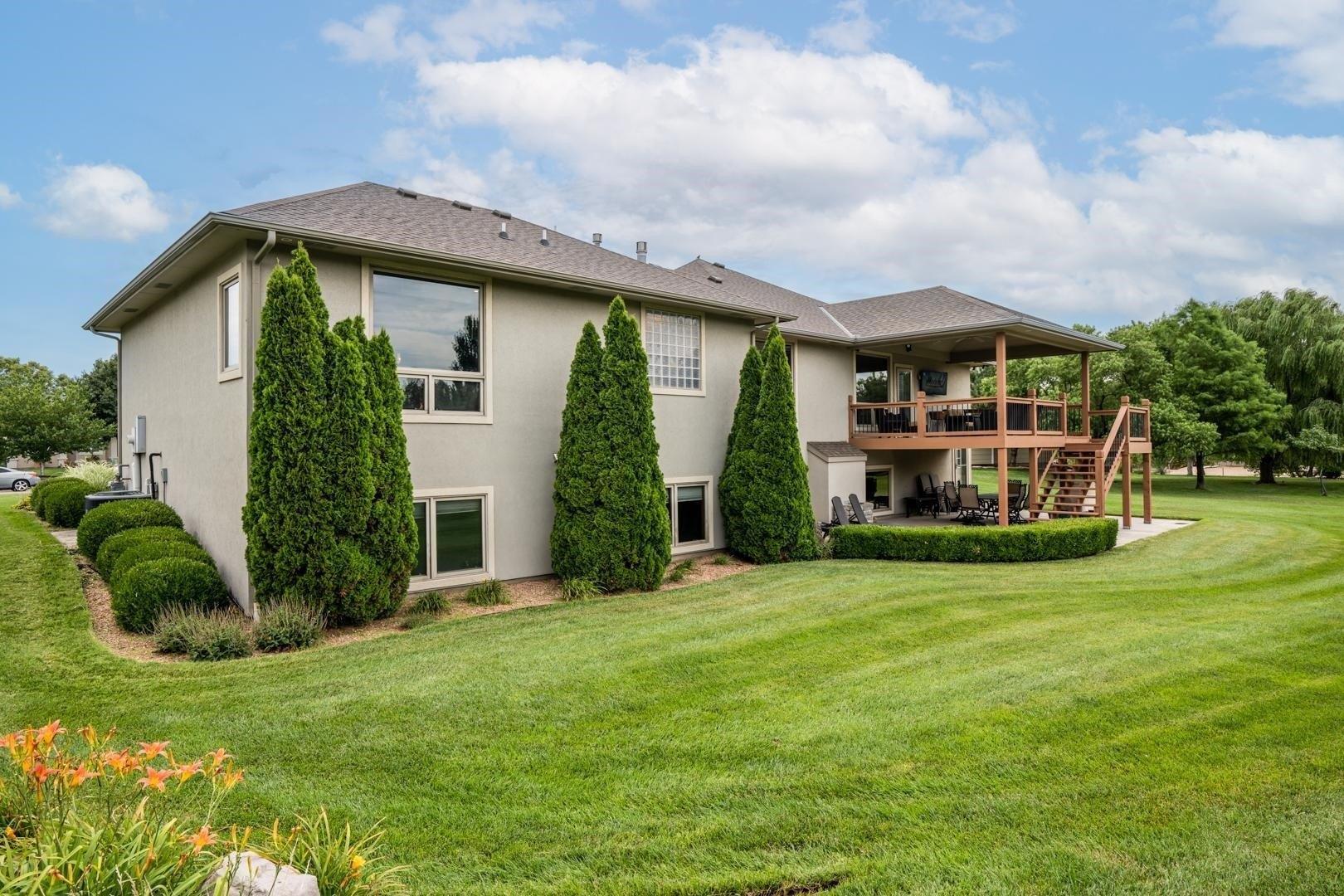N Ridge Port Ct, Wichita, KS 67205