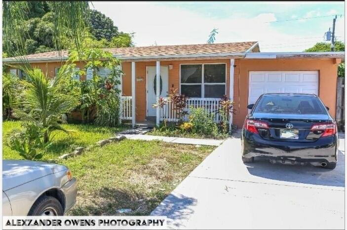 Ne 24th Ave, Boynton Beach, FL 33435