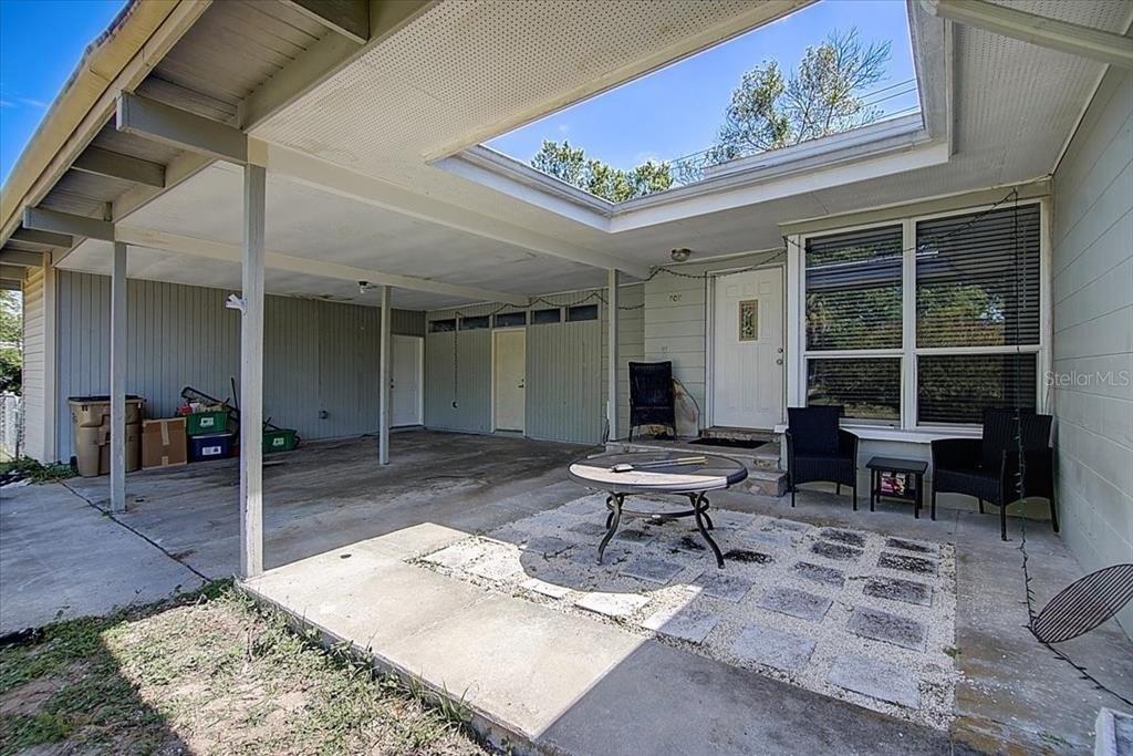 Carolyne St, Temple Terrace, FL 33617