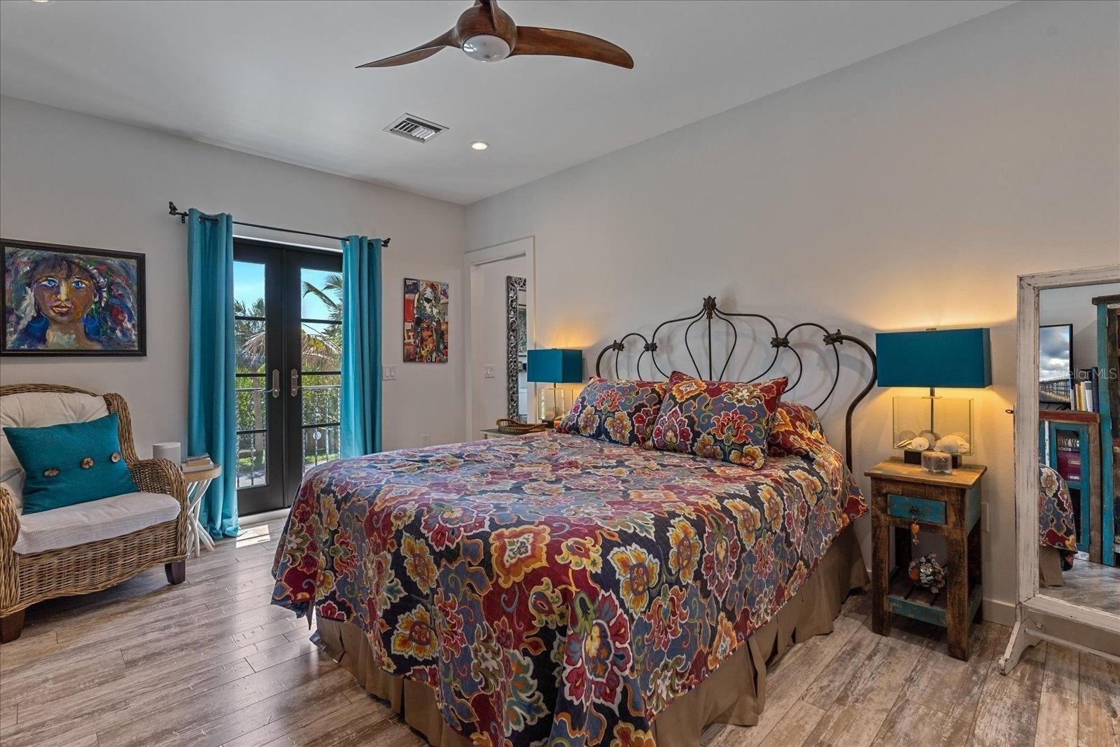 Avenida De Cortez, Sarasota, FL 34242
