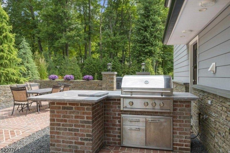 Newell Dr, Basking Ridge, NJ 07920