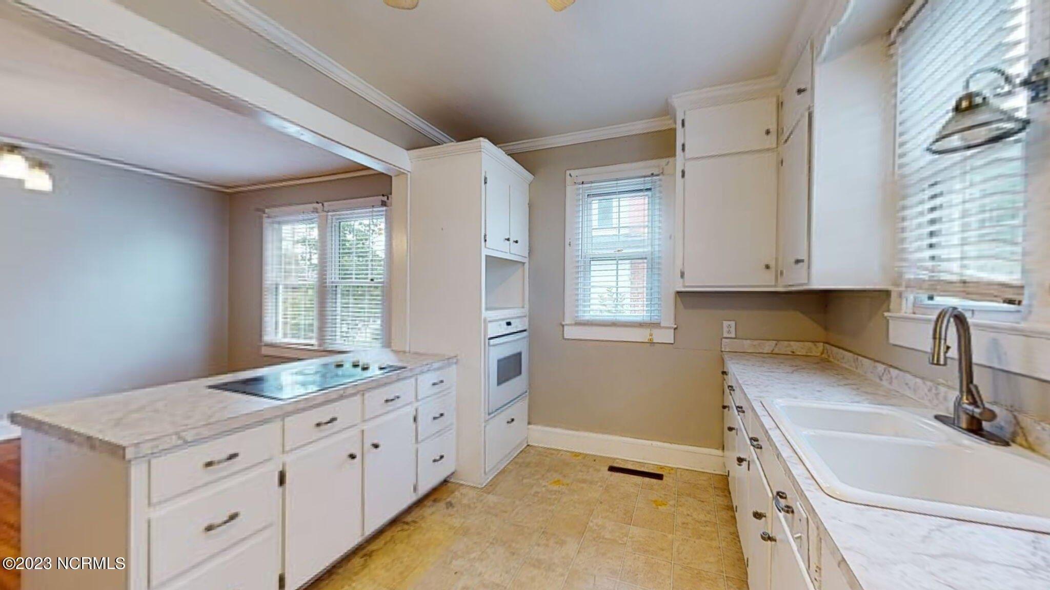 E Pine St, Farmville, NC 27828