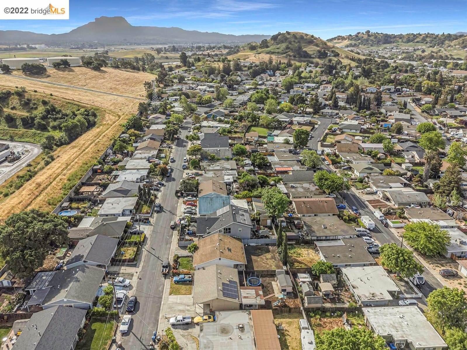Irene Dr, Martinez, CA 94553
