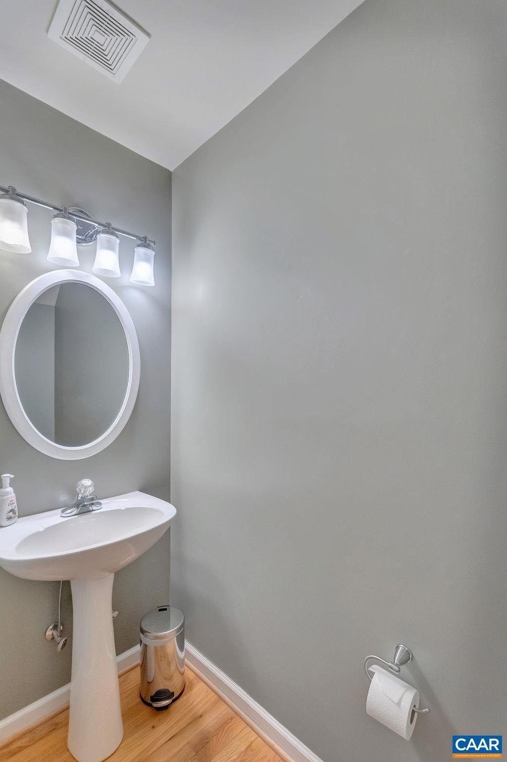 Honeysuckle Ln, Charlottesville, VA 22902