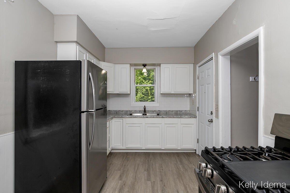 Vandine Pl Ne, Grand Rapids, MI 49503