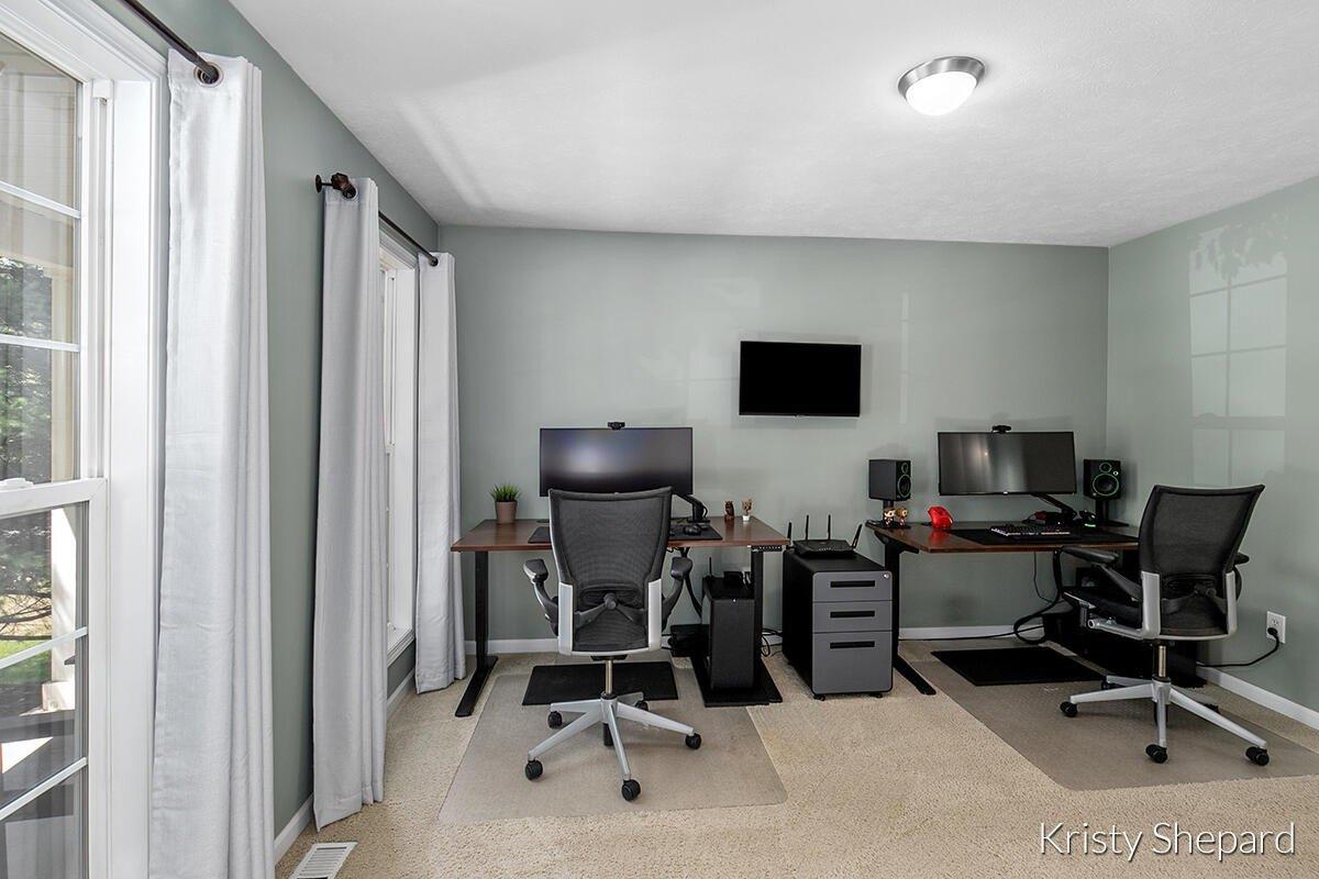 Long Grove Dr Se, Grand Rapids, MI 49512