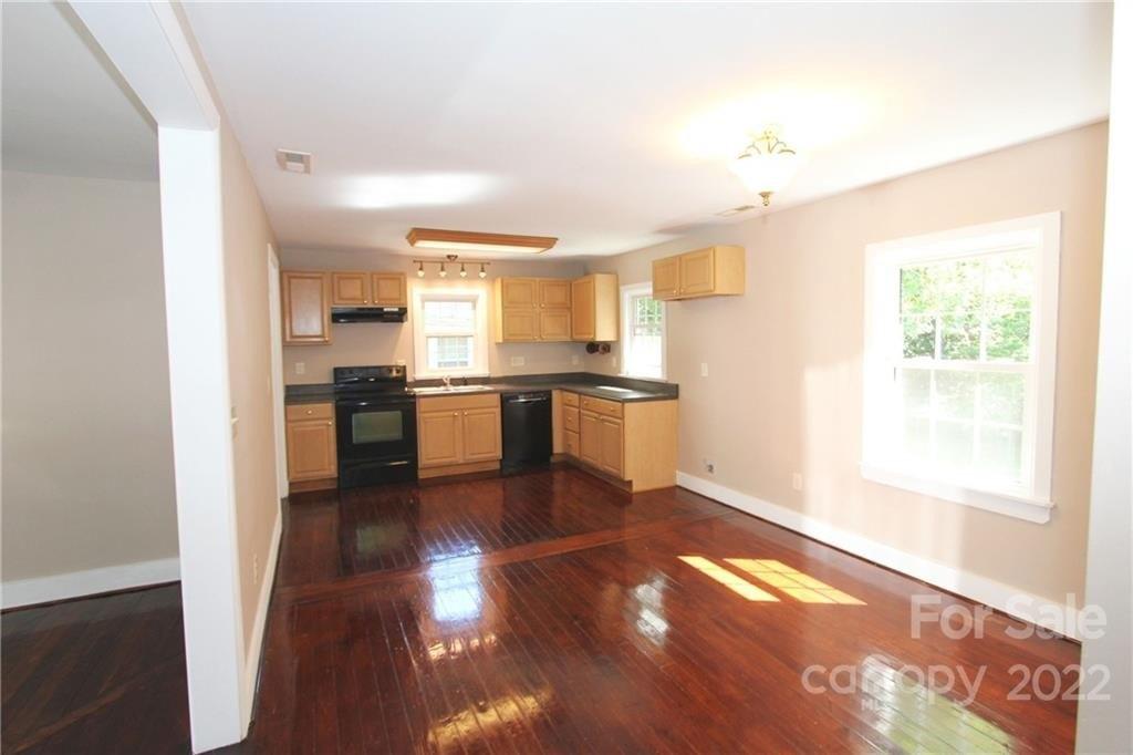 E Hargrave St, Wadesboro, NC 28170