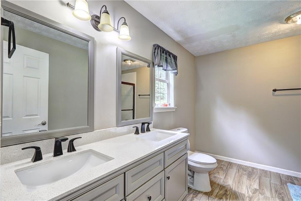Mark Todd Ct, Hoschton, GA 30548