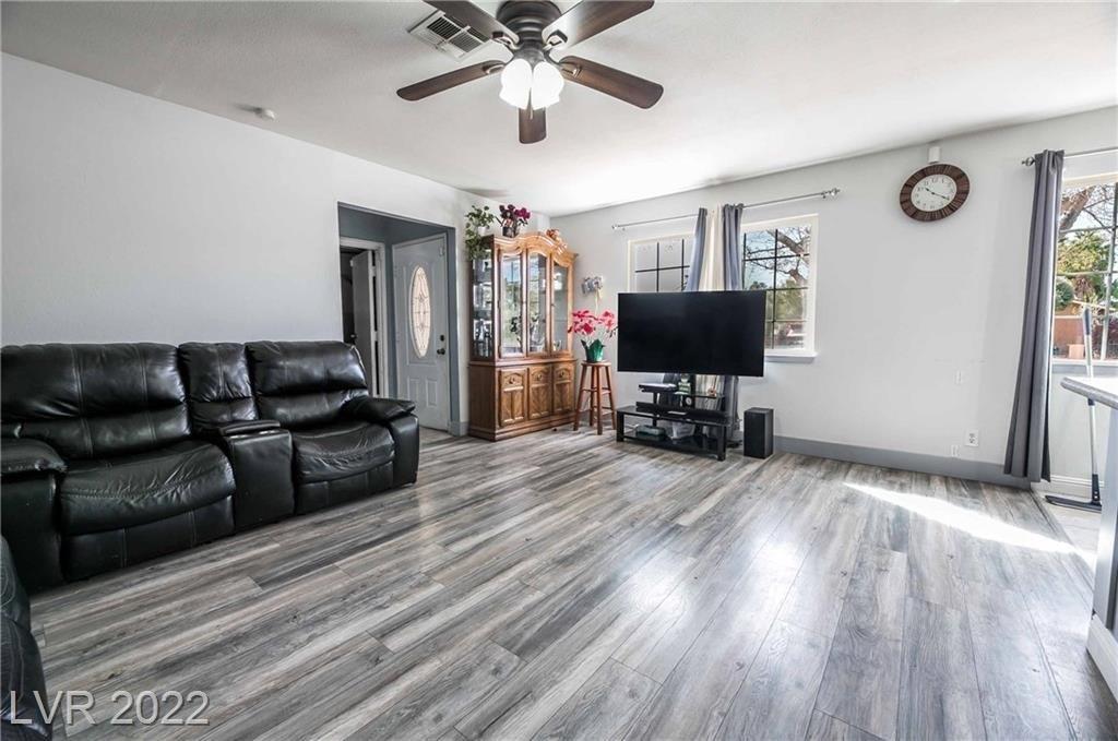 Gunderson Blvd, Las Vegas, NV 89103