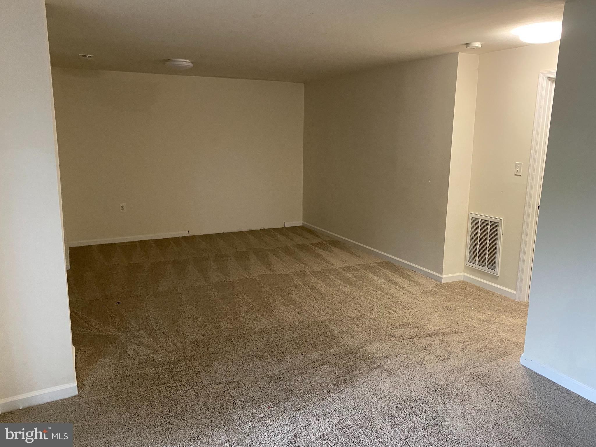 Hot Spring Ln, Fredericksburg, VA 22407