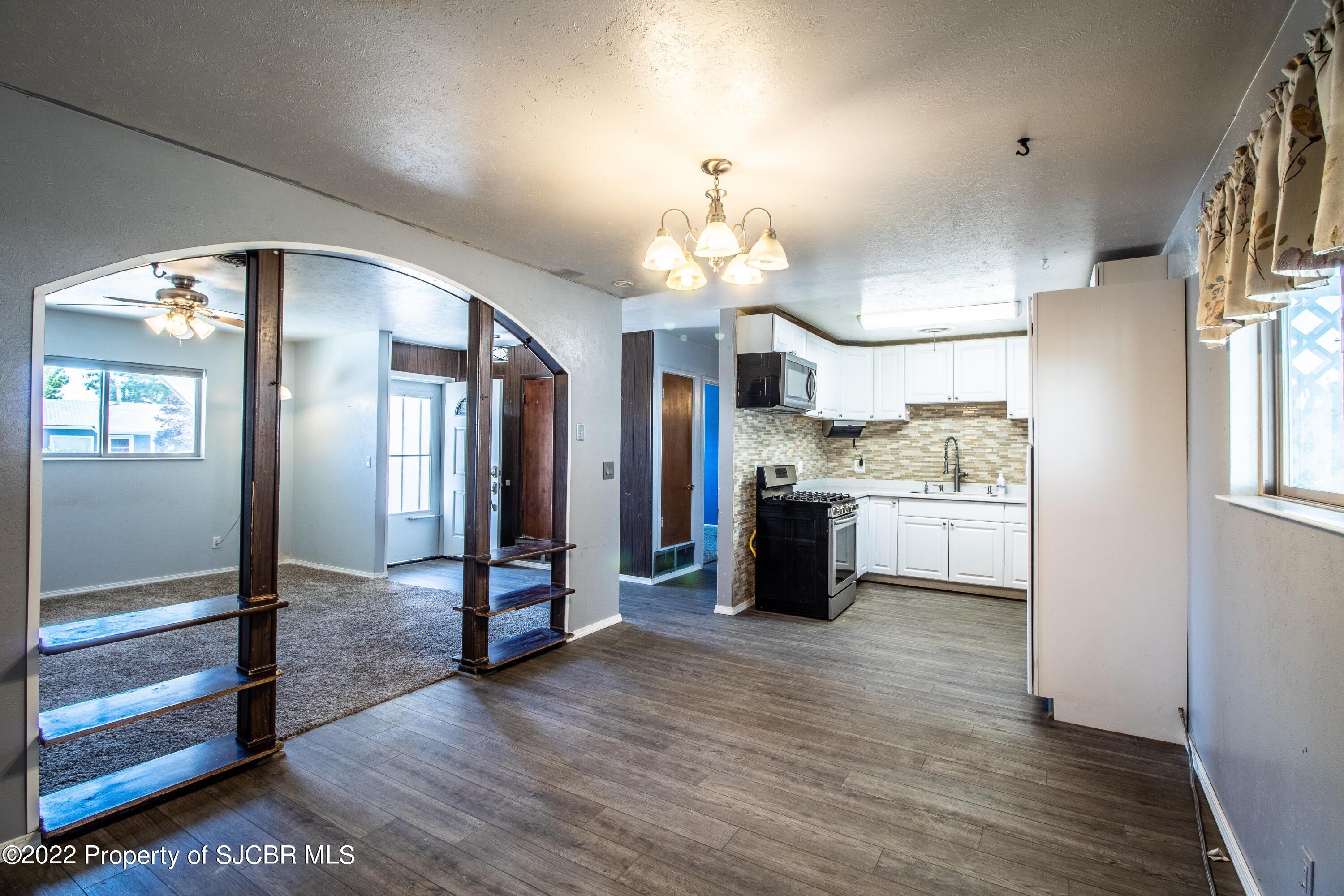 Holiday Dr, Farmington, NM 87402