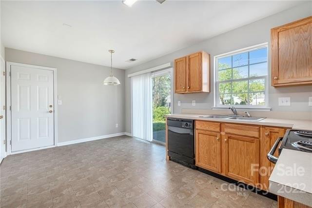 Wedron Ct, Charlotte, NC 28216