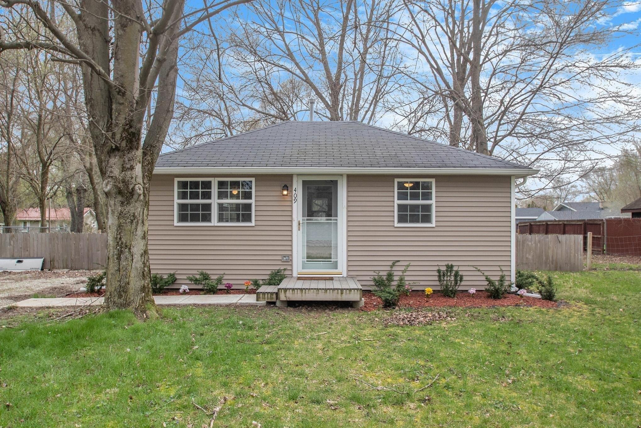 Bancroft St, Osceola, IN 46561