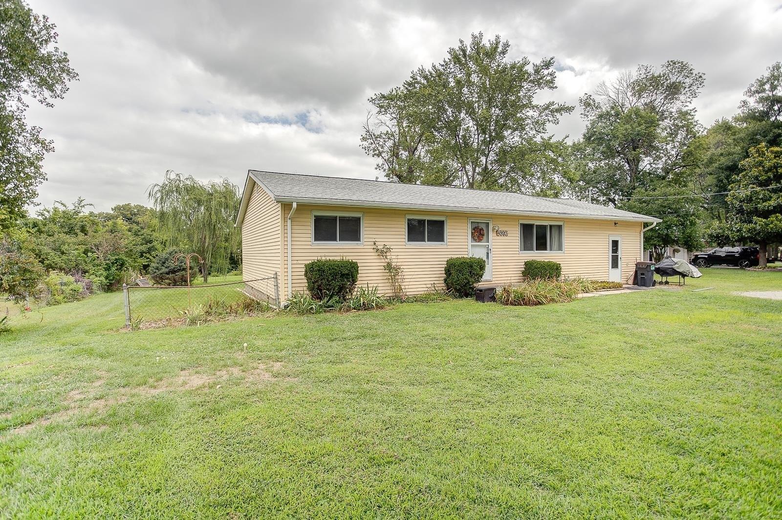 Redwood Ln, Granite City, IL 62040