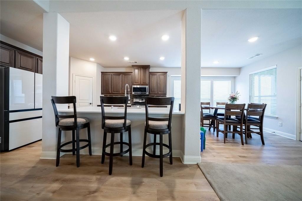 Sutton Pl, Desoto, TX 75115