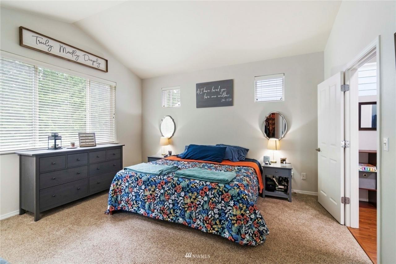 Lanyard Dr Ne, Lacey, WA 98516
