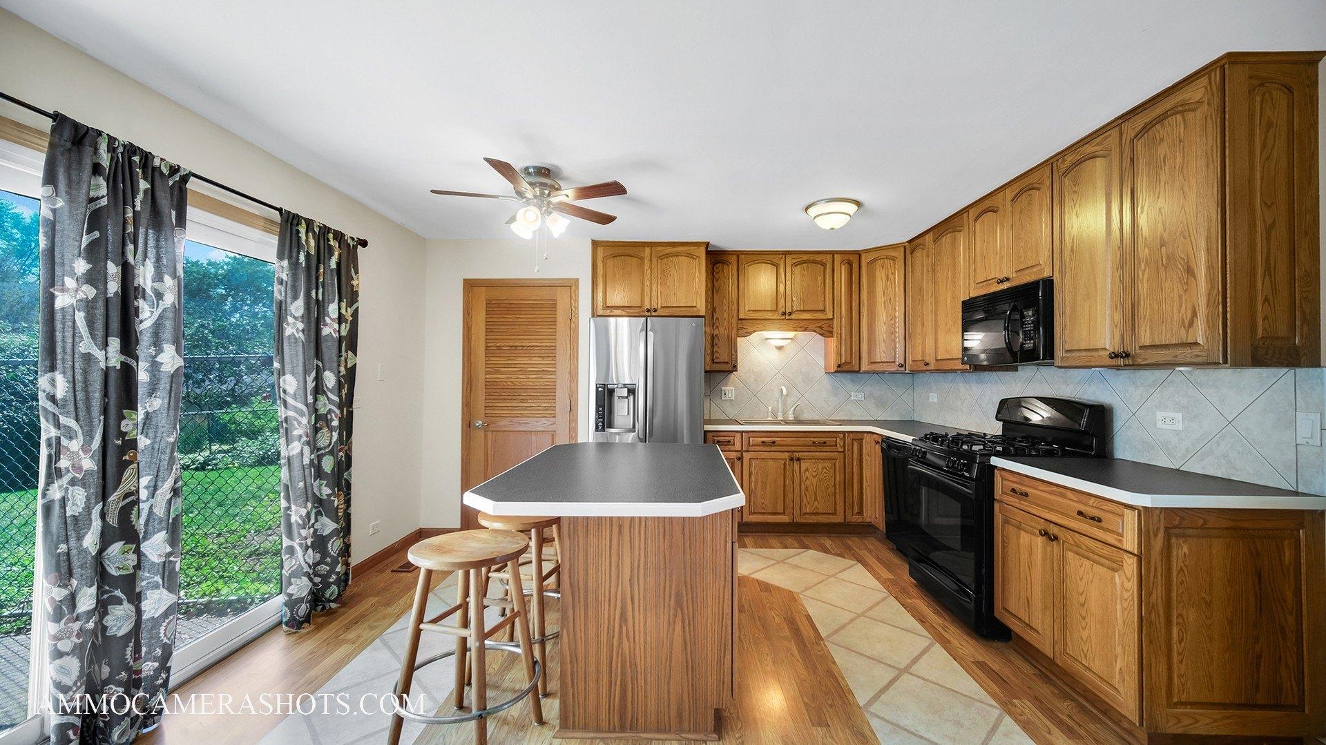 Westwind Dr, Bolingbrook, IL 60440