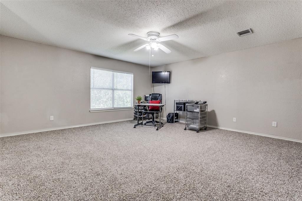 Collington Dr, Roanoke, TX 76262