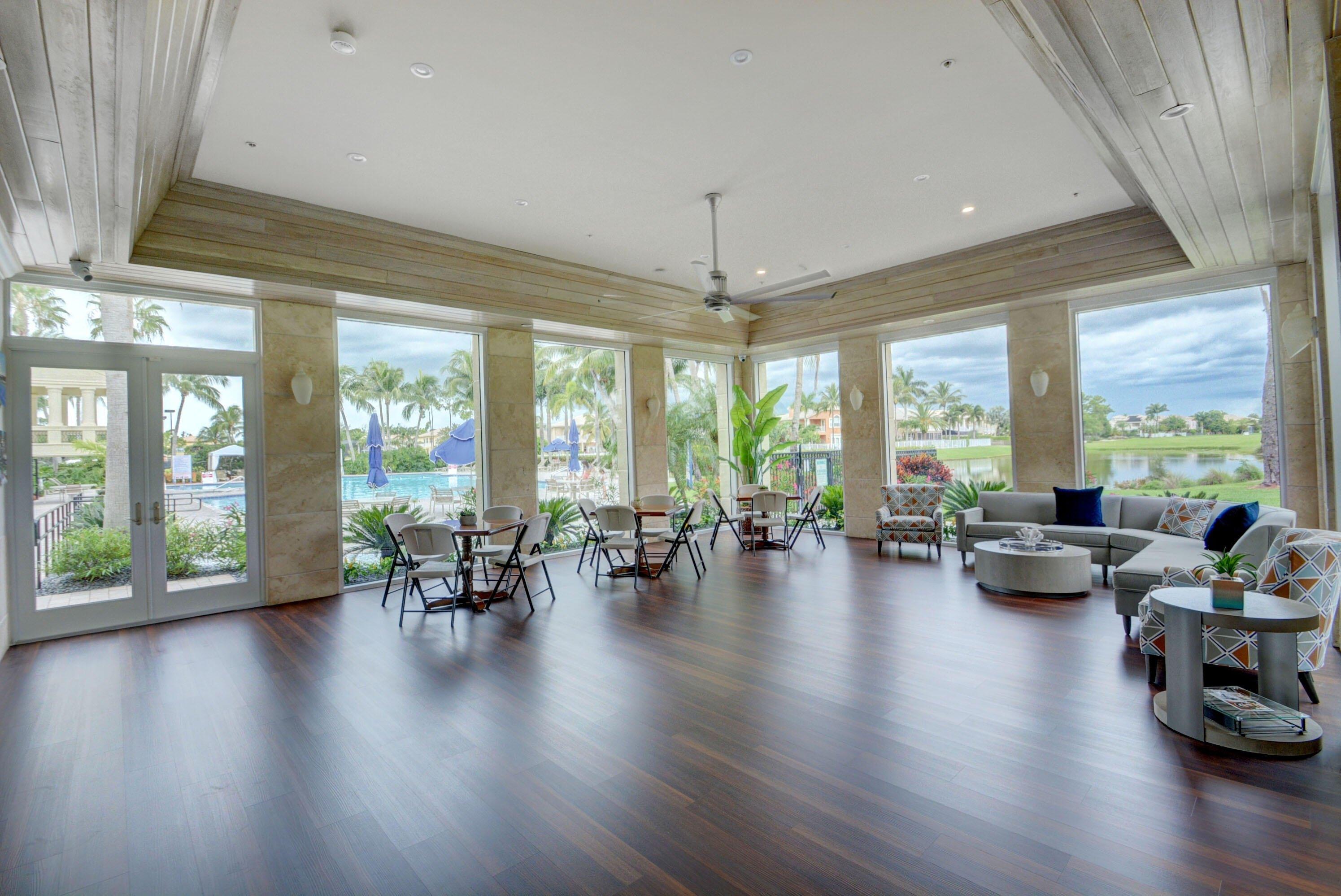 Oakwater Dr, Royal Palm Beach, FL 33411