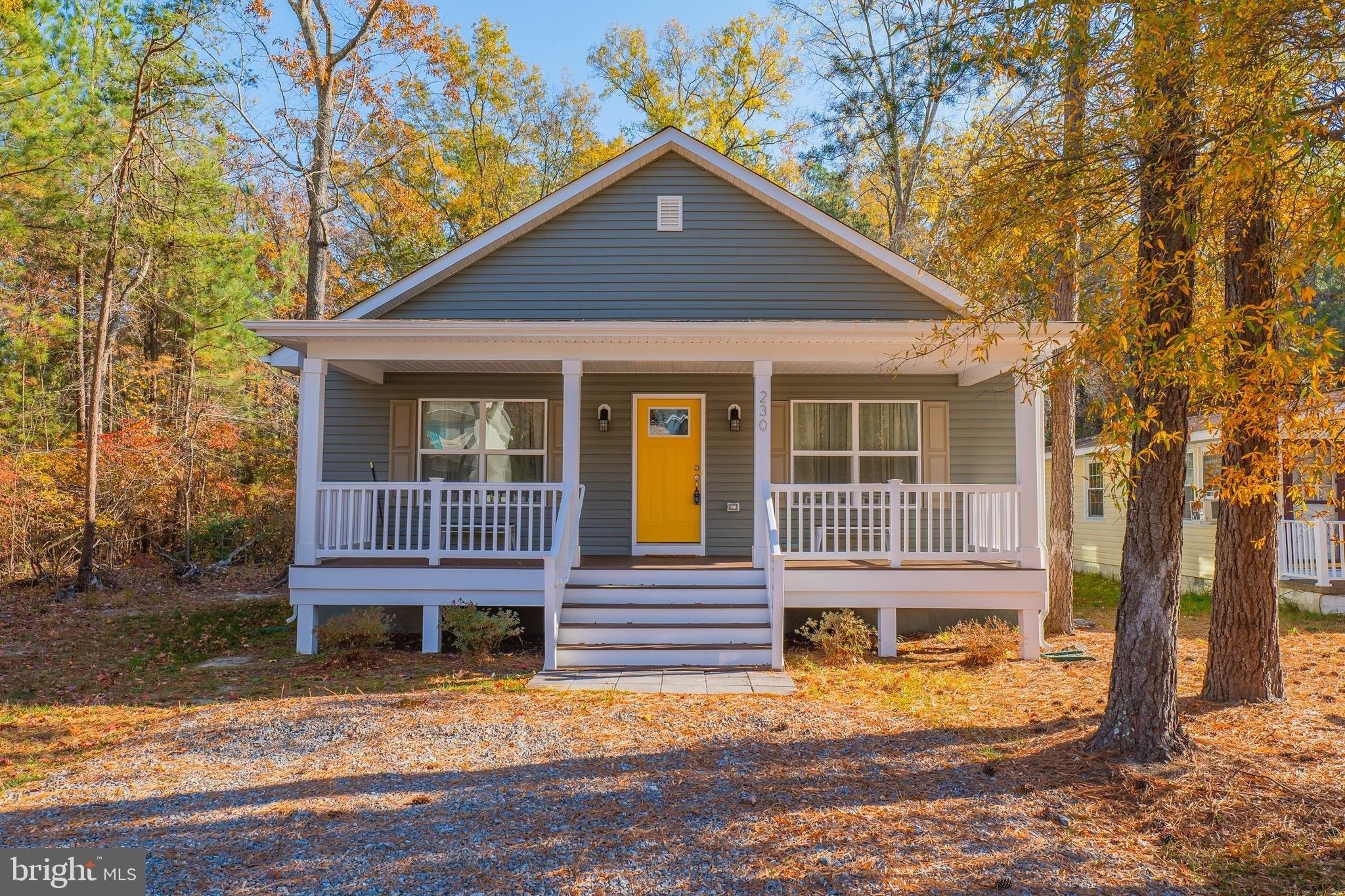 12th St, Colonial Beach, VA 22443