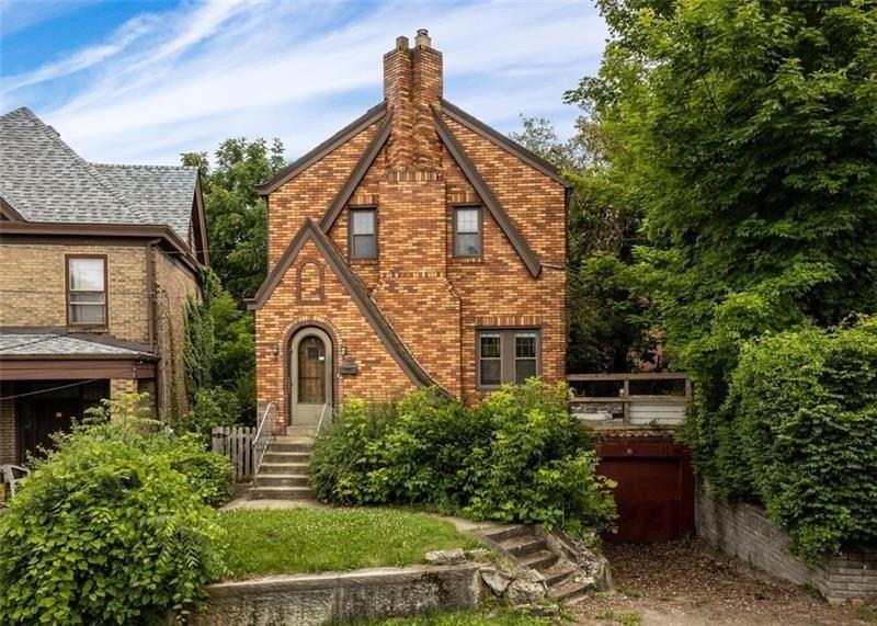 E Woodford Ave, Pittsburgh, PA 15210