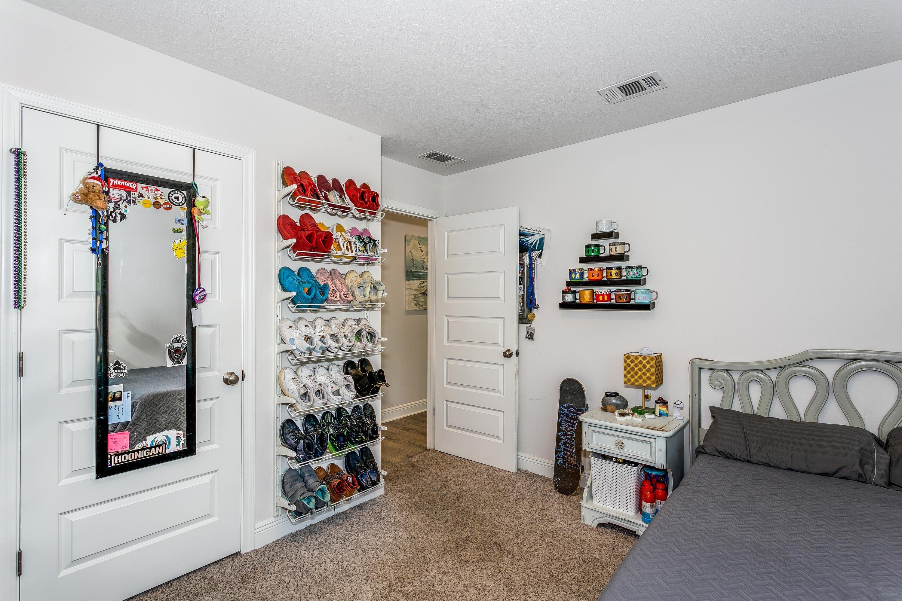Heritage Oaks Cir, Navarre, FL 32566