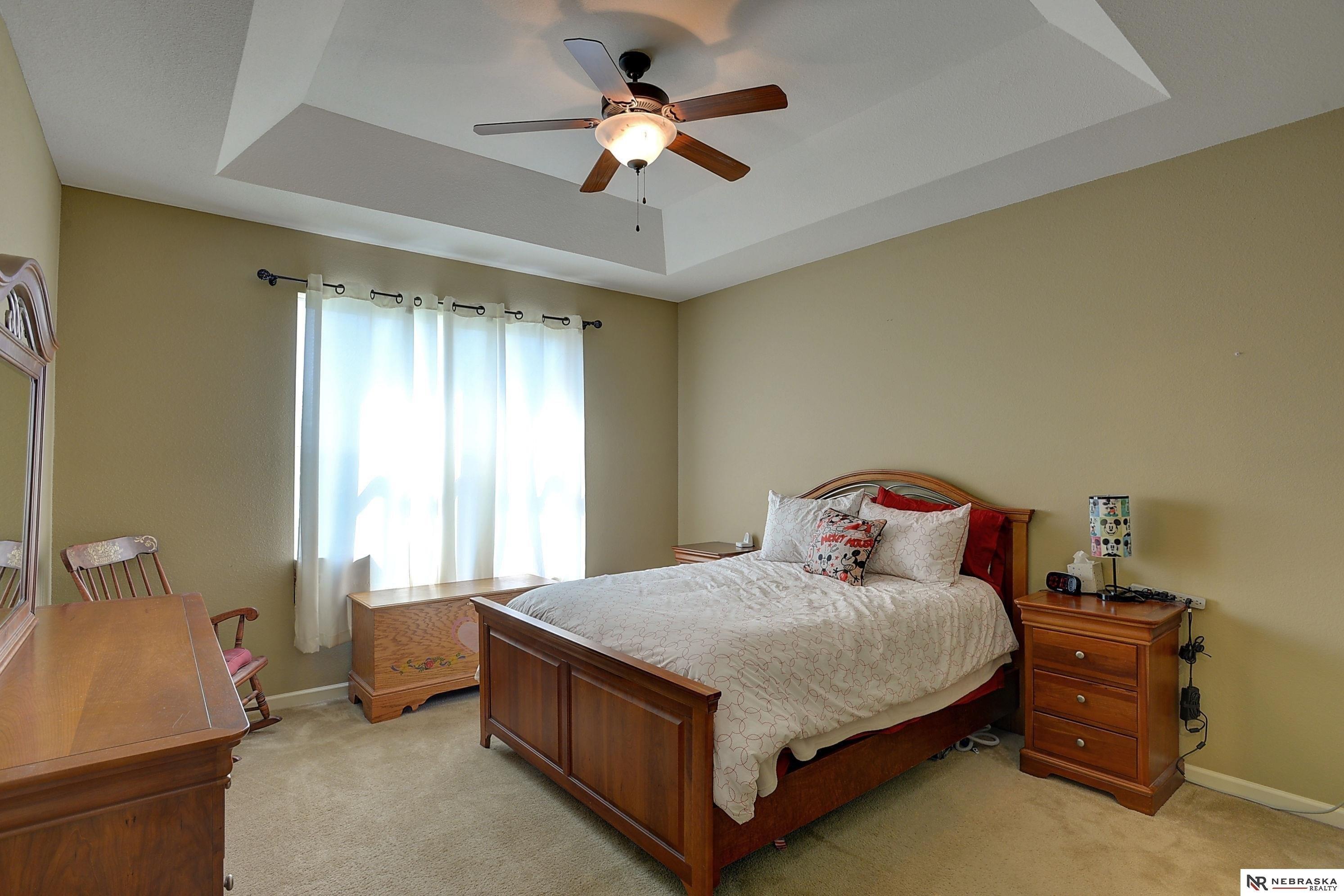 Colony Dr, Omaha, NE 68136