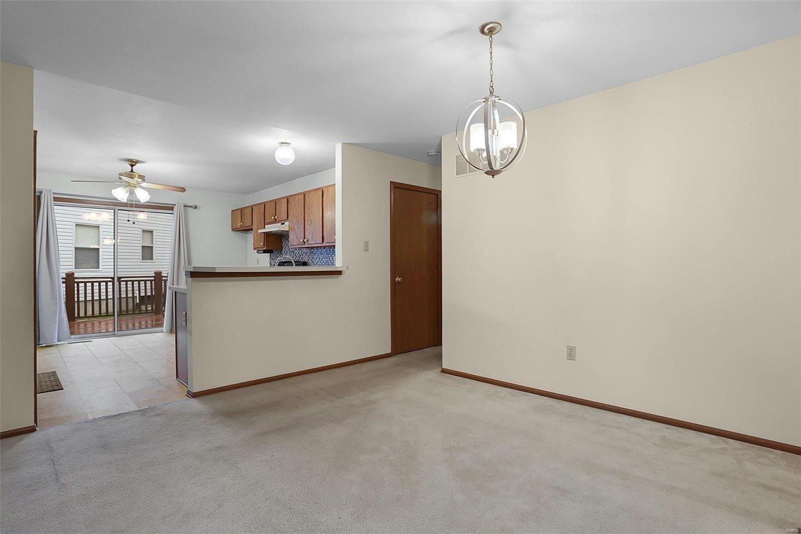 Hidden Meadow Ln, Ballwin, MO 63021