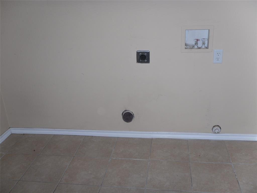Gayglen Dr, Dallas, TX 75217