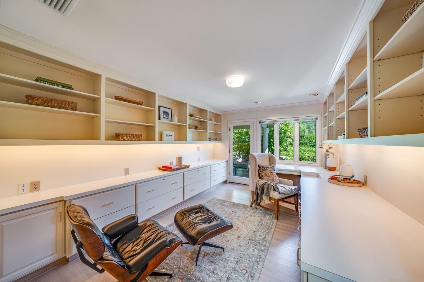 Mesa Ct, Atherton, CA 94027