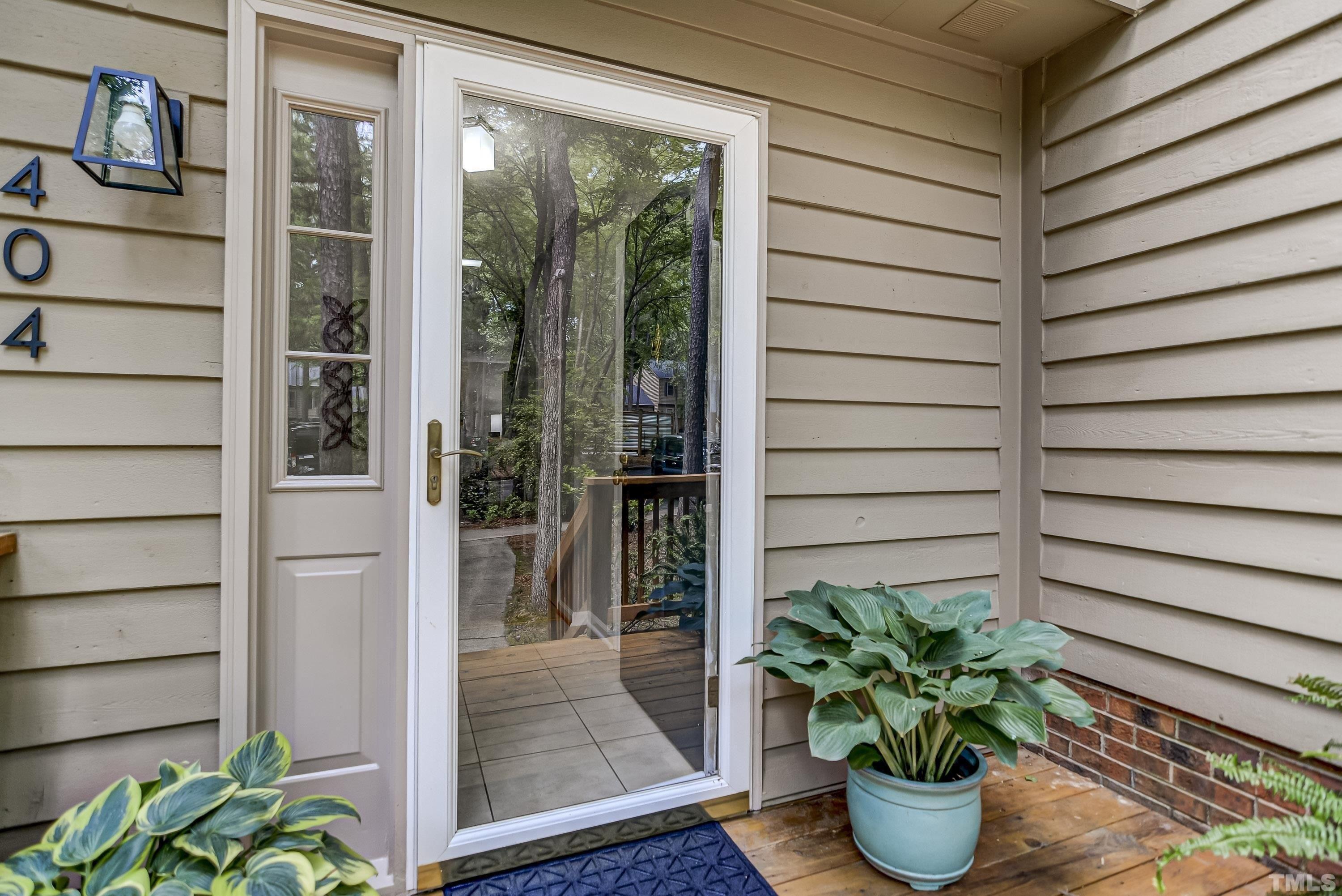 Forest Ct, Carrboro, NC 27510