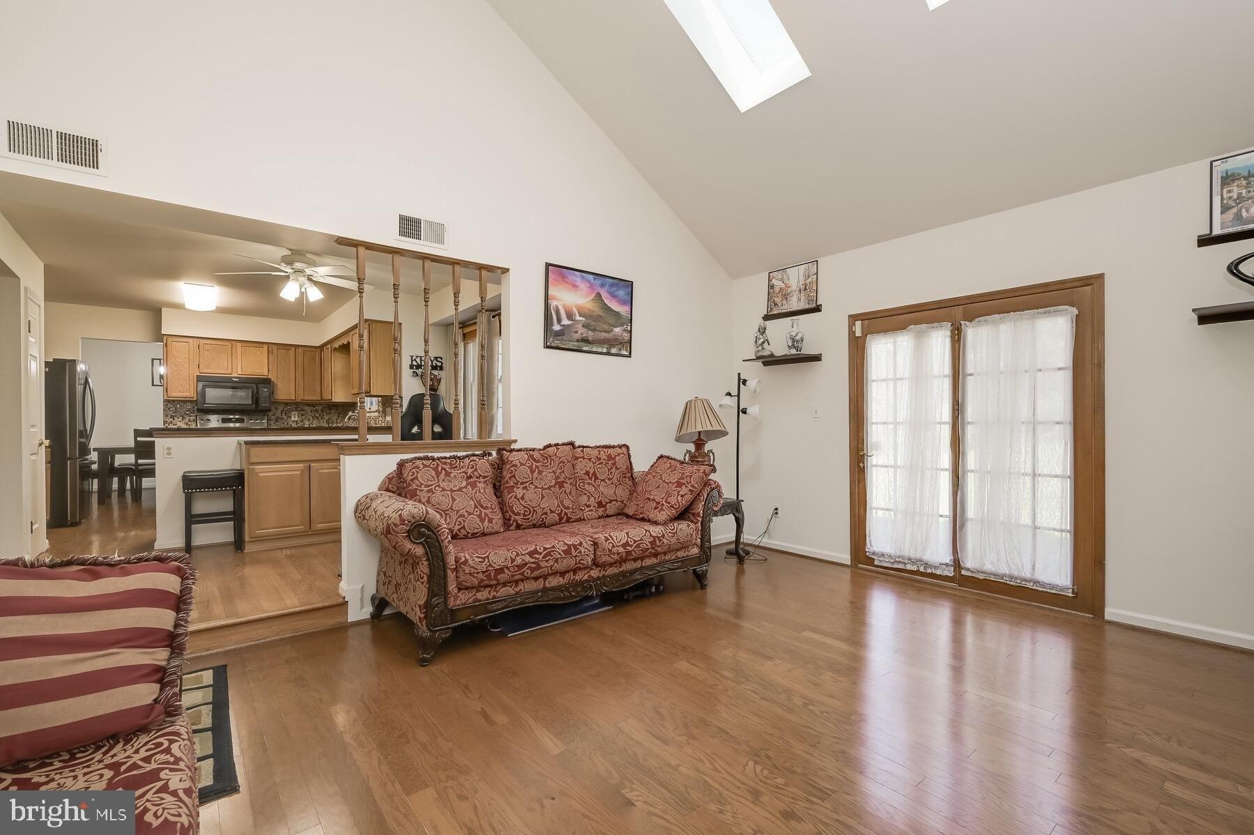 Saint Johns Ln, Ellicott City, MD 21042