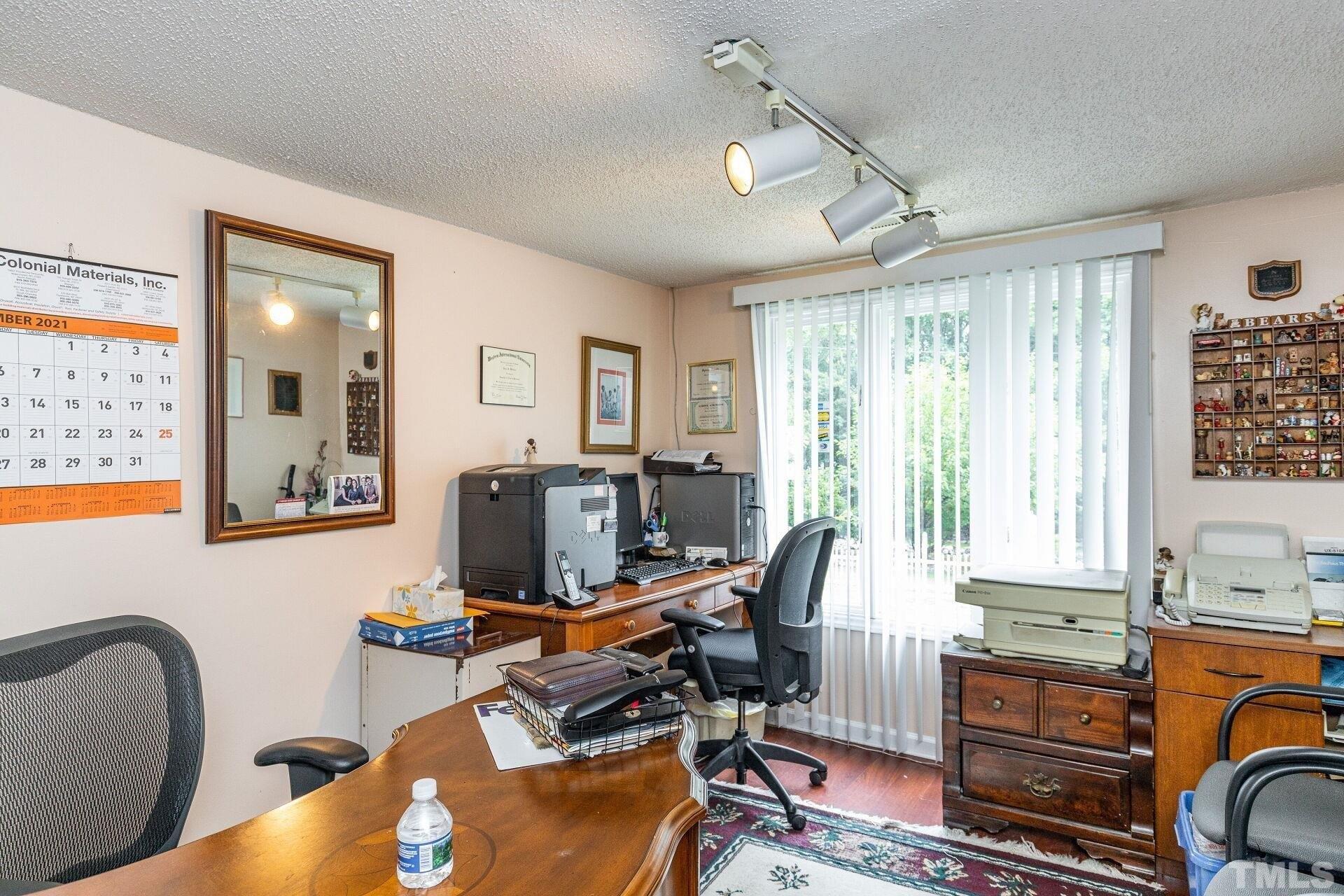 Sanderford Rd, Raleigh, NC 27610