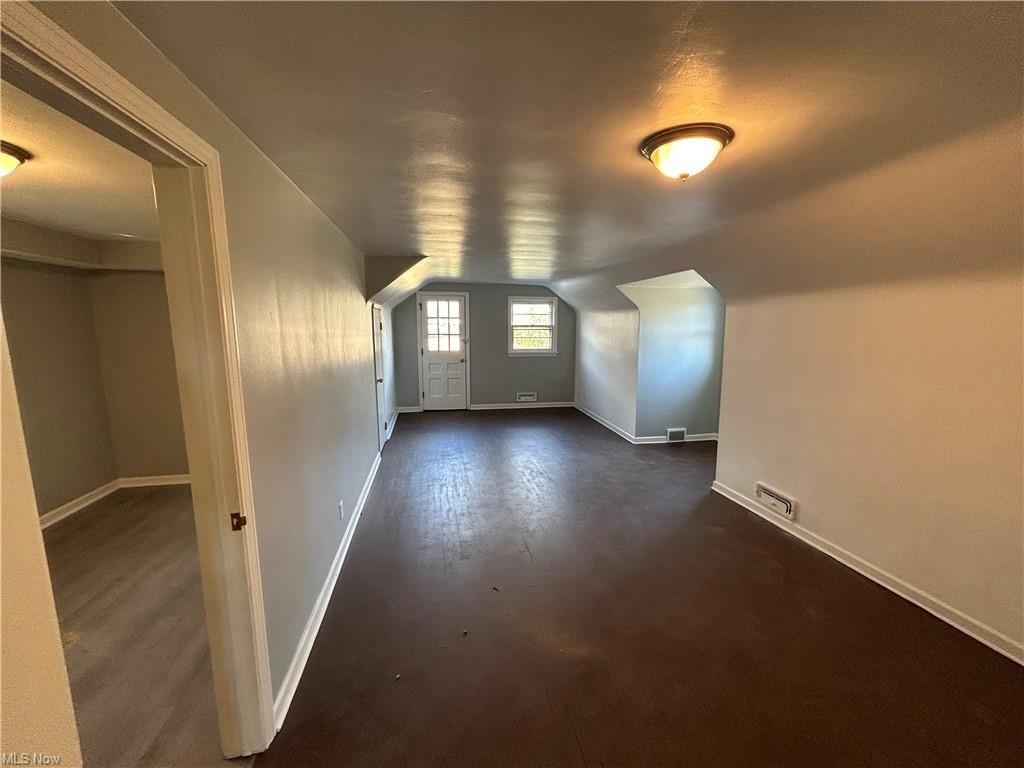 Elm St, Youngstown, OH 44505