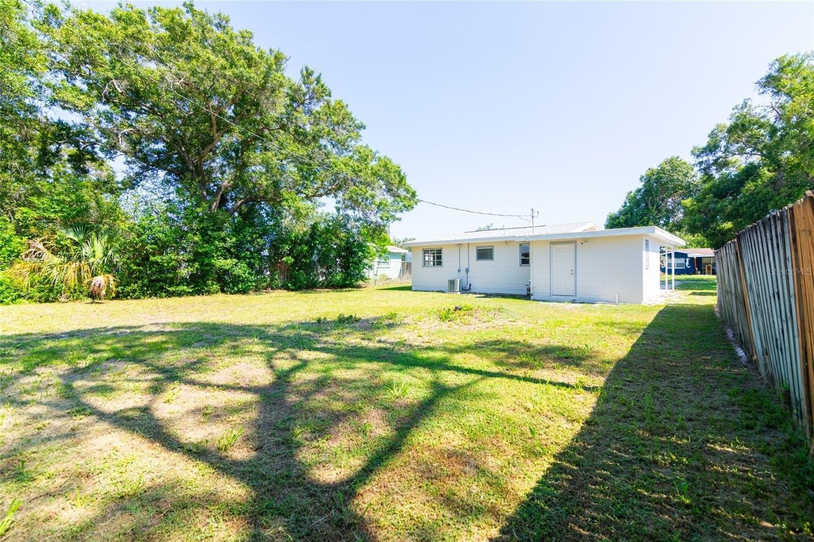 Flamingo Dr, Saint Petersburg, FL 33714