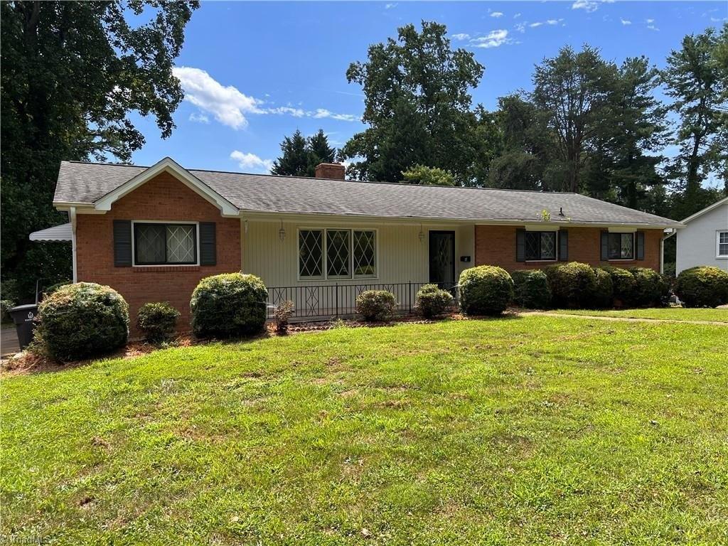 N Peace Haven Rd, Winston Salem, NC 27104