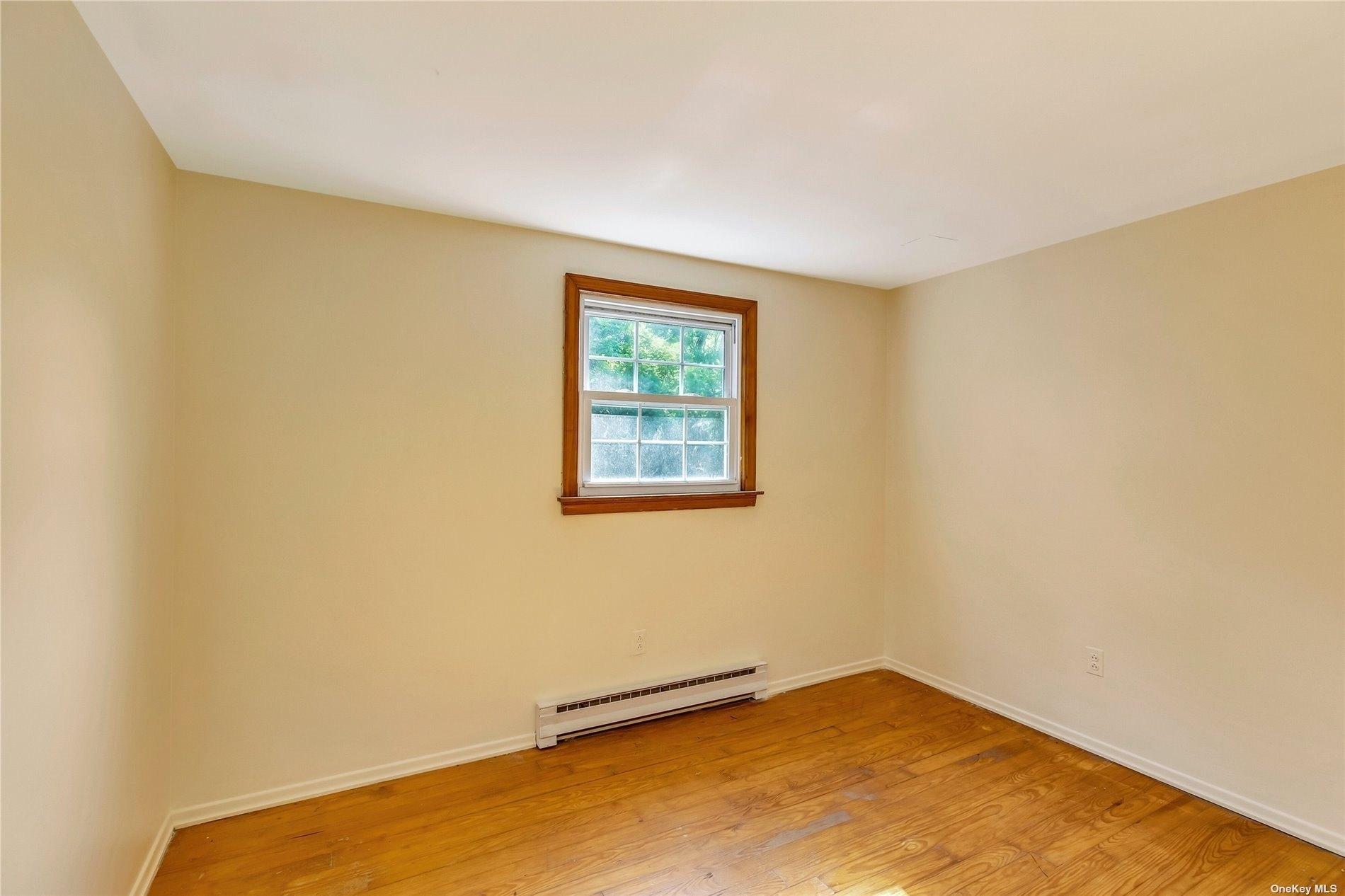 Valley Dr, Sound Beach, NY 11789
