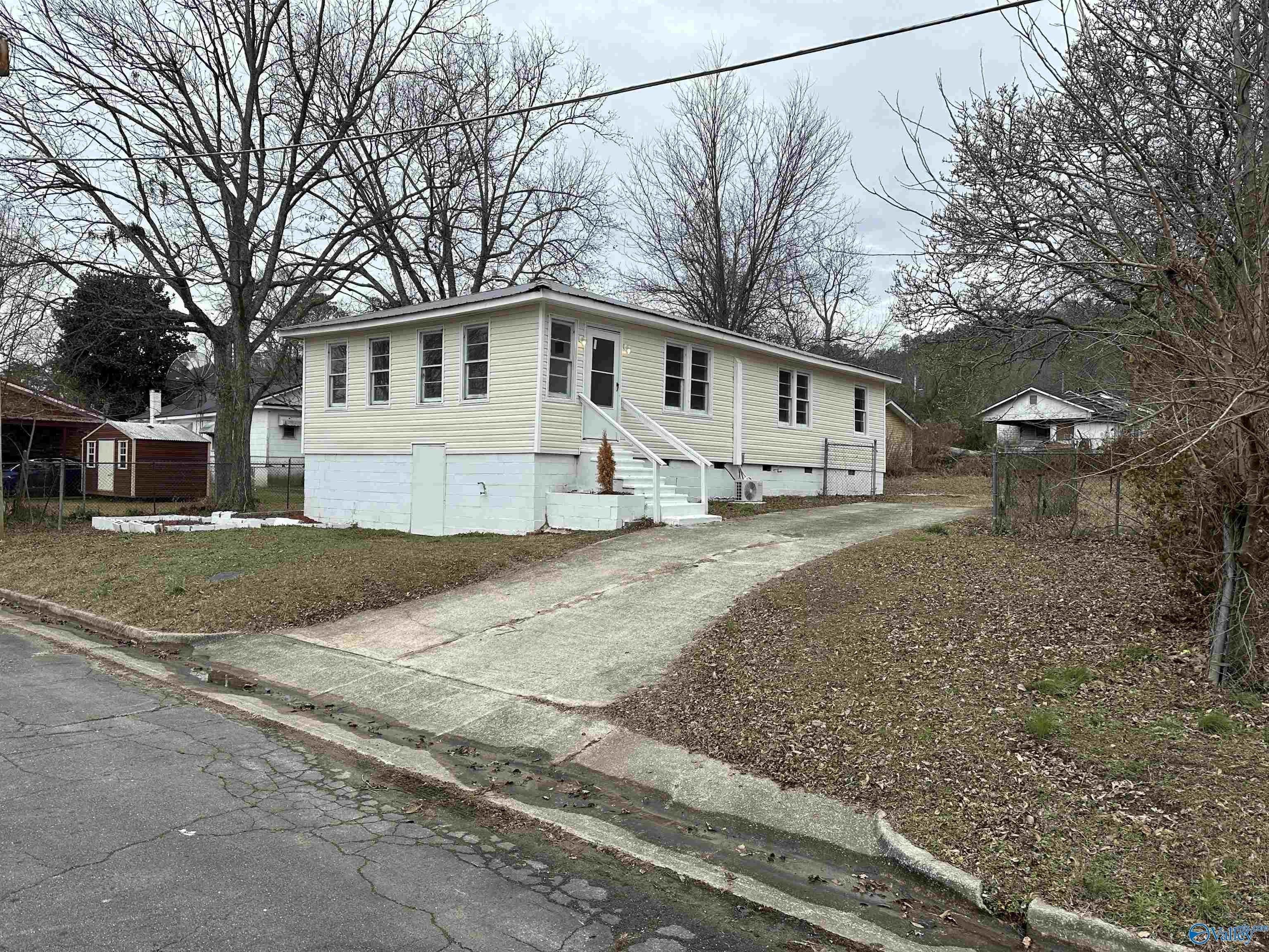 Sequoyah Ave, Gadsden, AL 35901