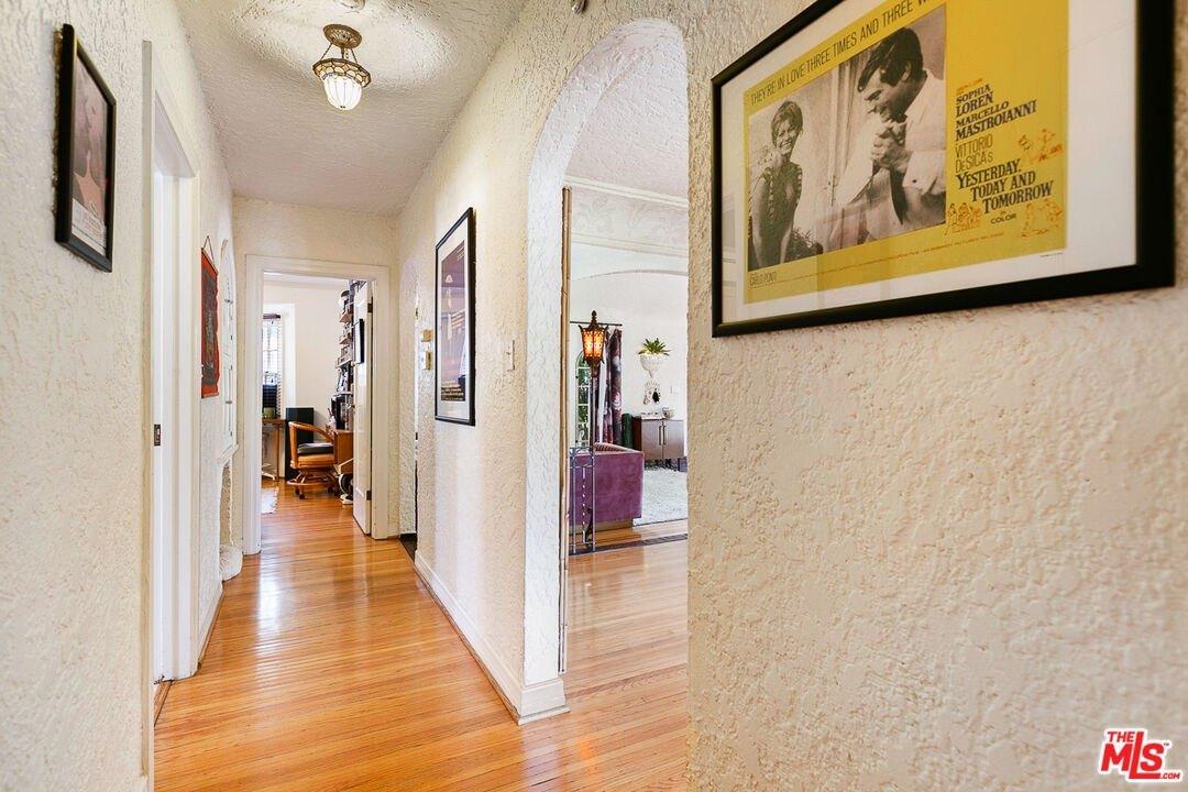 Hamilton Way, Los Angeles, CA 90026