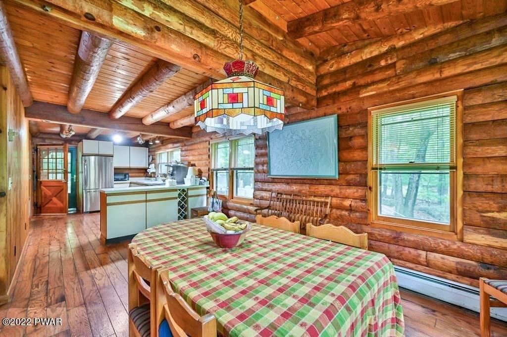 E Shore Dr, Hawley, PA 18428