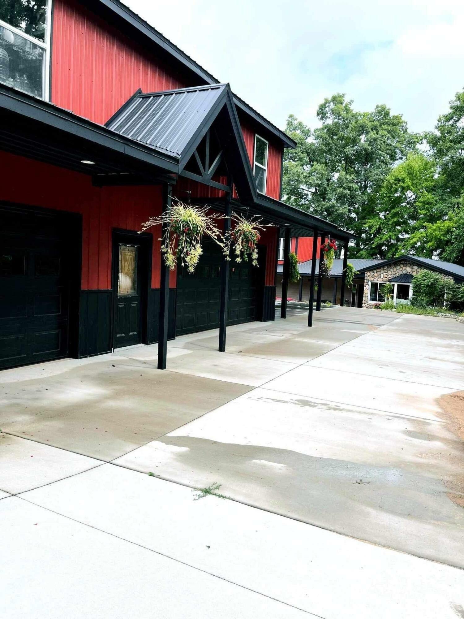 E 82nd St, Newaygo, MI 49337