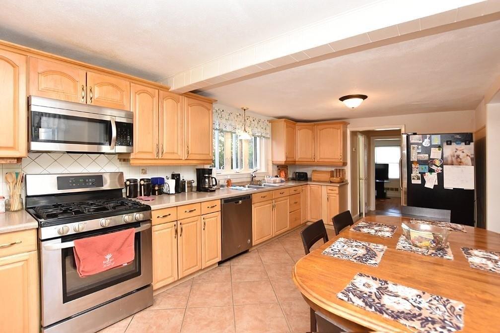 Fairfax Dr, Warwick, RI 02888