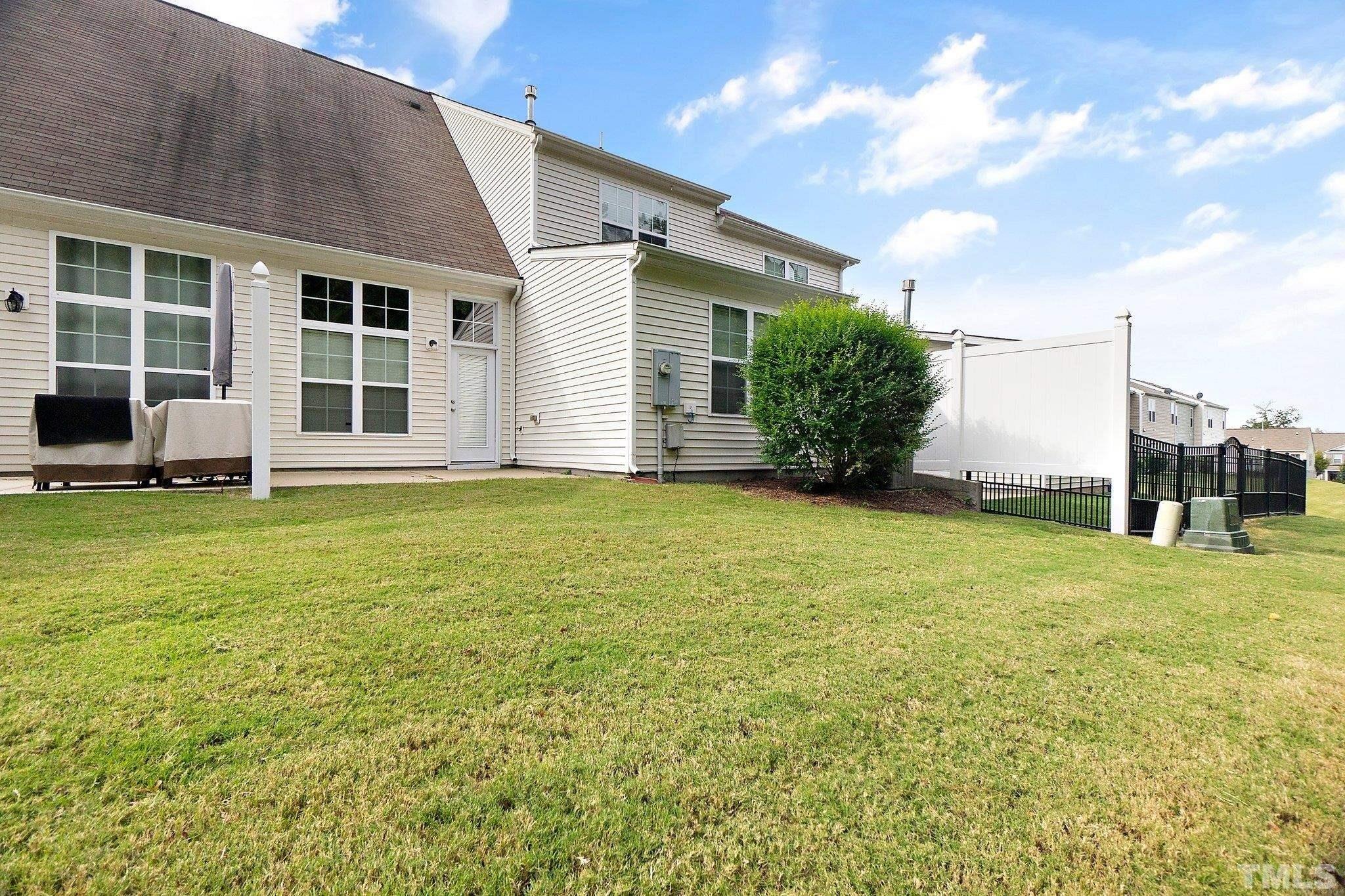 Yaxley Hall Dr, Raleigh, NC 27616