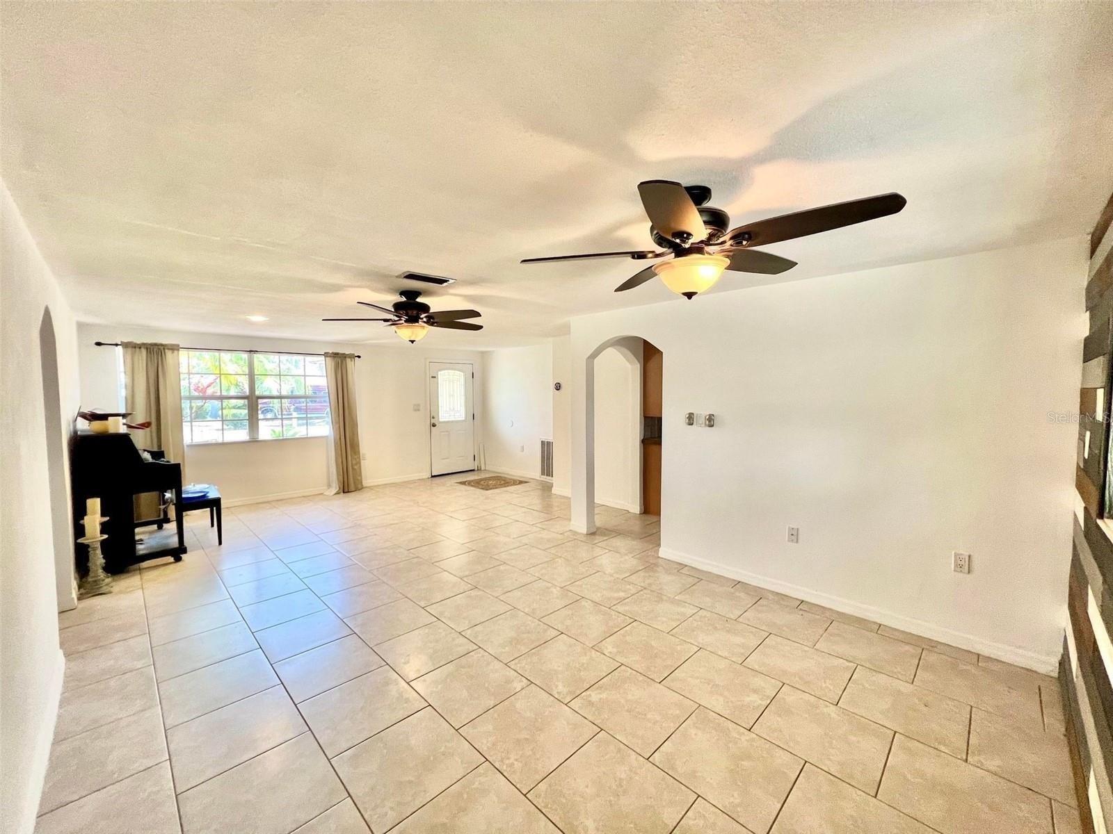Supreme Dr, Holiday, FL 34691
