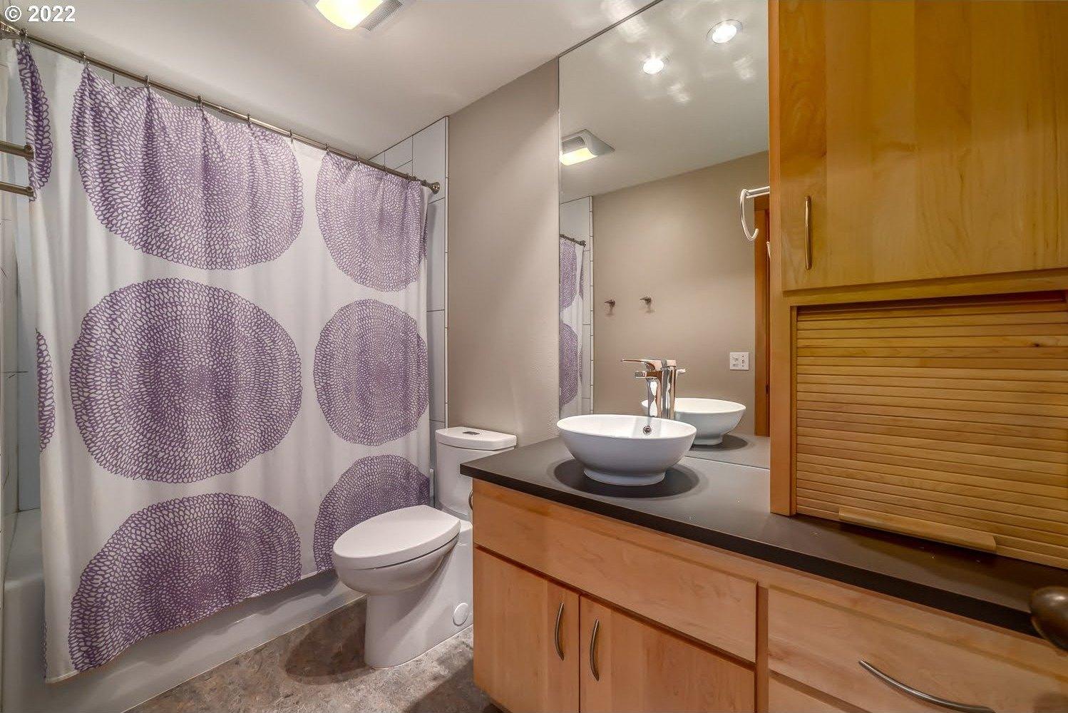 Hendricks Hill Dr, Eugene, OR 97403