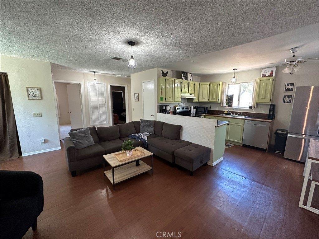 Hill Ave, Clearlake, CA 95422