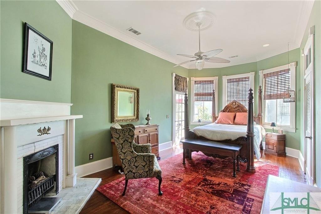 Barnard St, Savannah, GA 31401