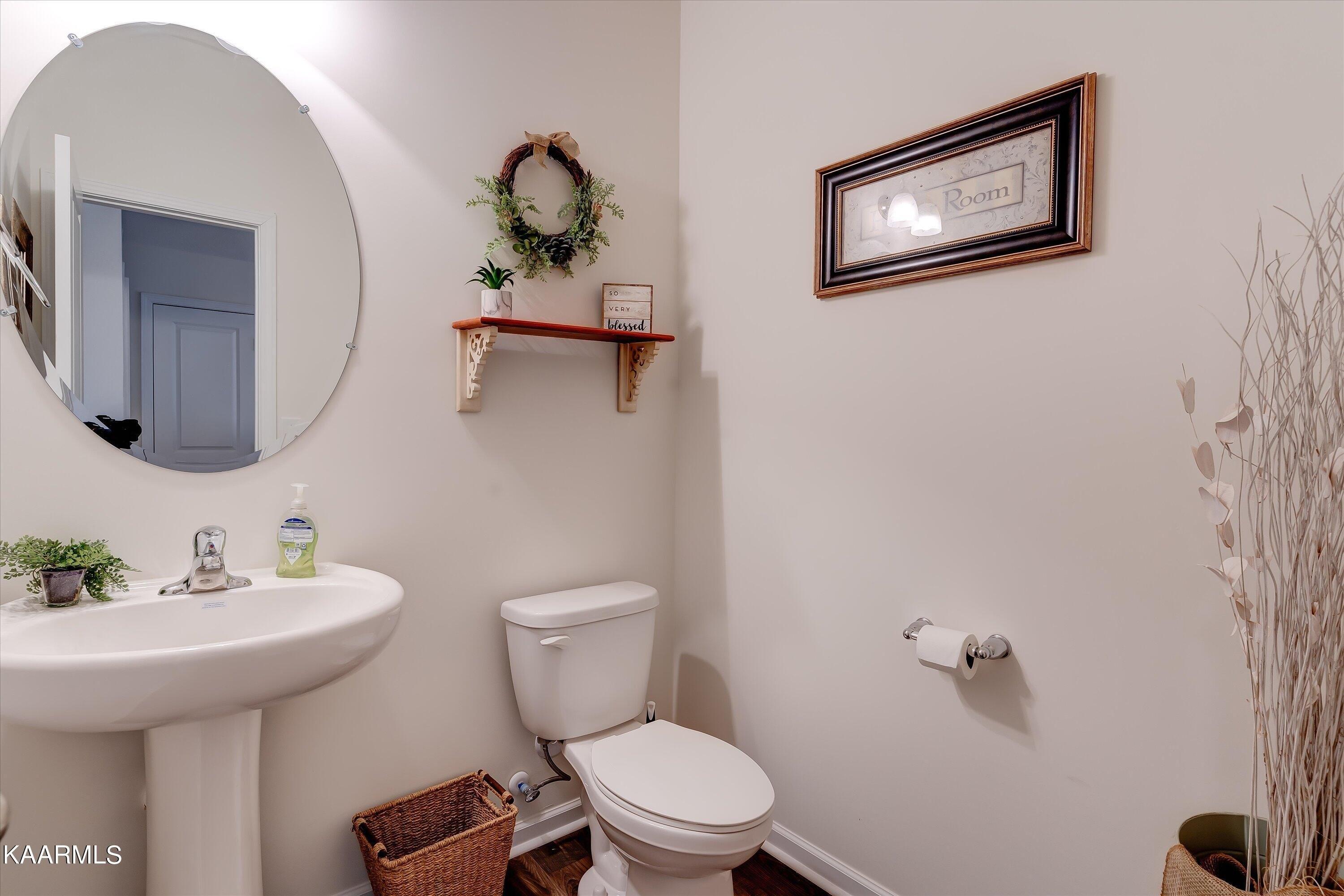Sagegrass Dr, Louisville, TN 37777