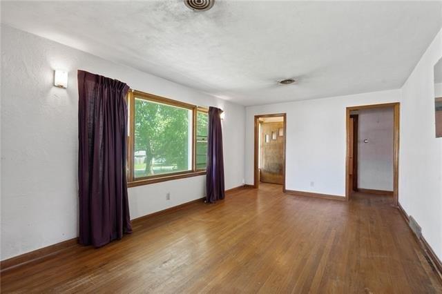 N Frandsen Rd, Independence, MO 64050