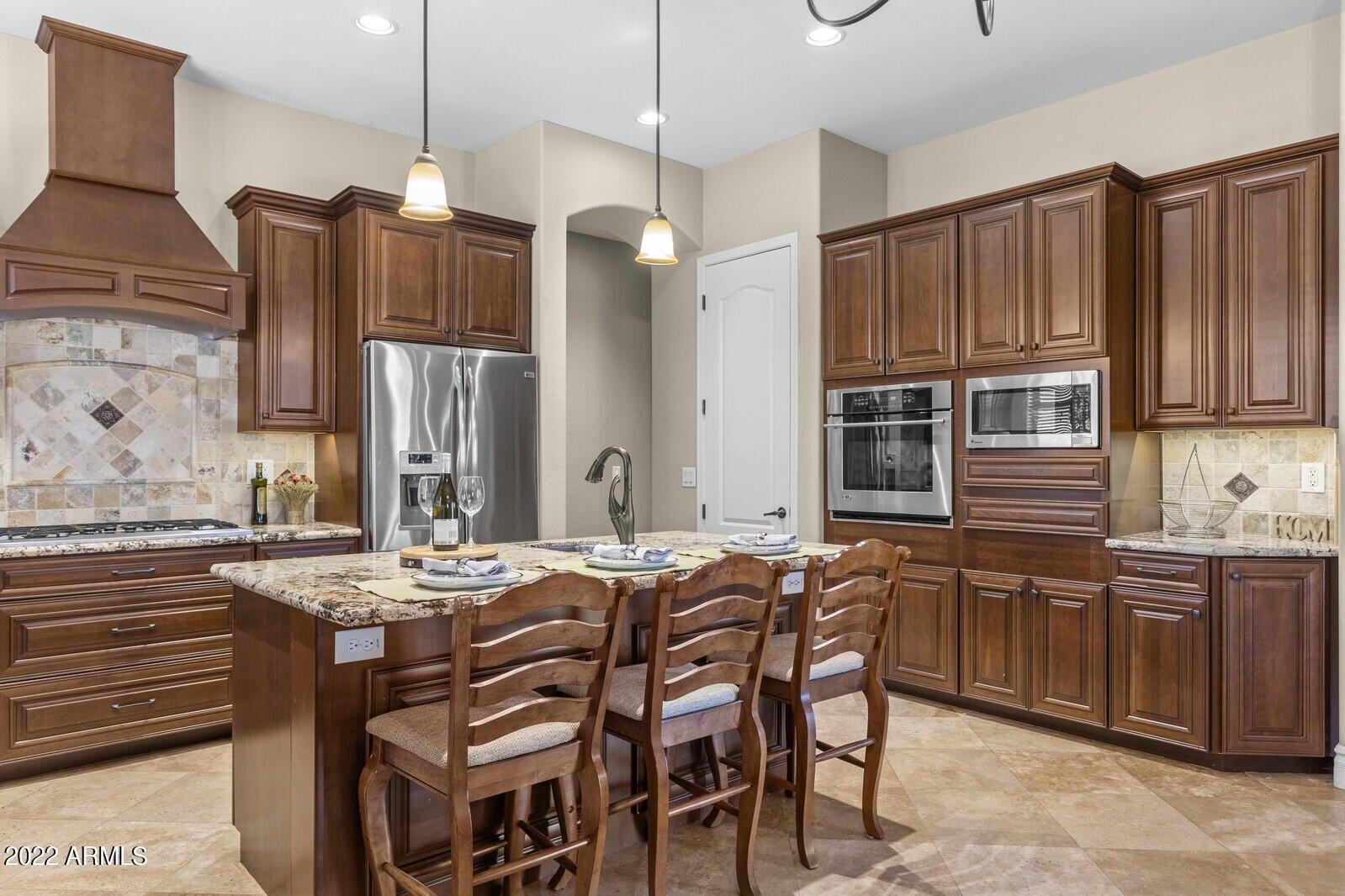 N 85th Dr, Glendale, AZ 85305